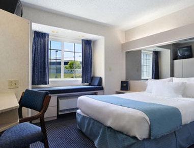 Microtel & By Wyndham Pittsburgh Airport Hotel