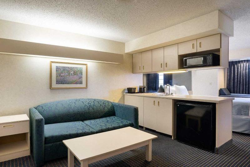 Microtel & By Wyndham Pittsburgh Airport 2*